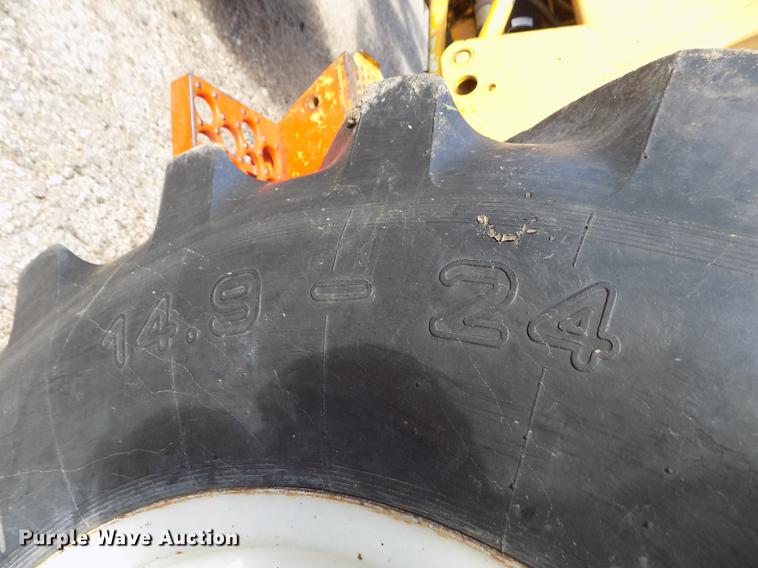 image for item DB9119 International 2424 tractor