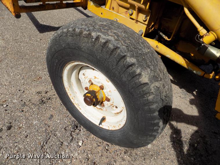 image for item DB9119 International 2424 tractor