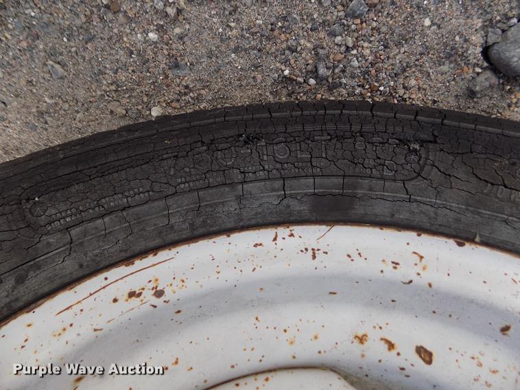 image for item DB9119 International 2424 tractor