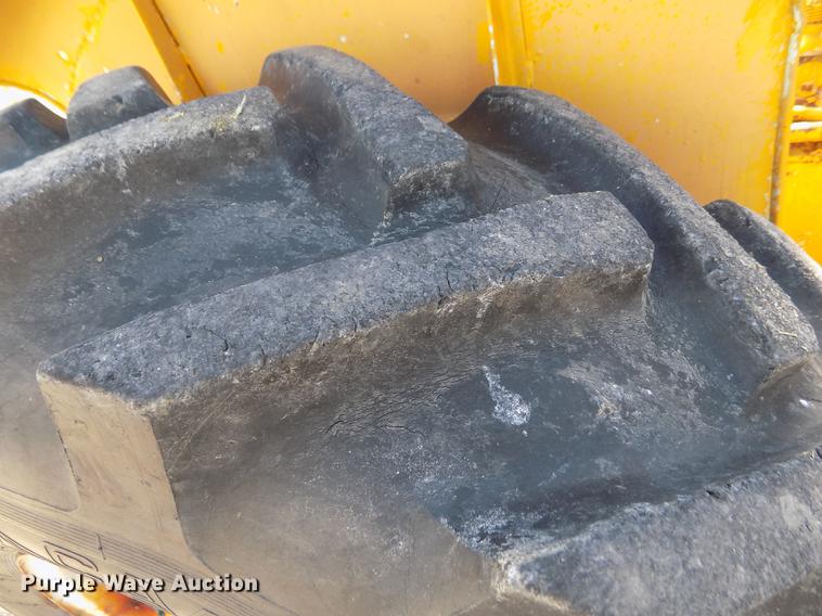 image for item DB9119 International 2424 tractor