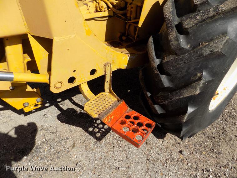 image for item DB9119 International 2424 tractor