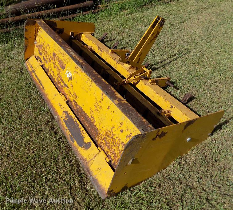 image for item DB9119 International 2424 tractor