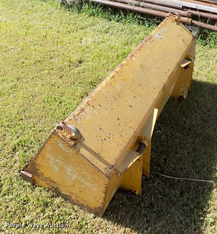 image for item DB9119 International 2424 tractor