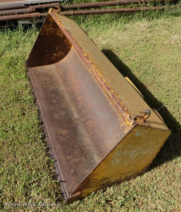 image for item DB9119 International 2424 tractor