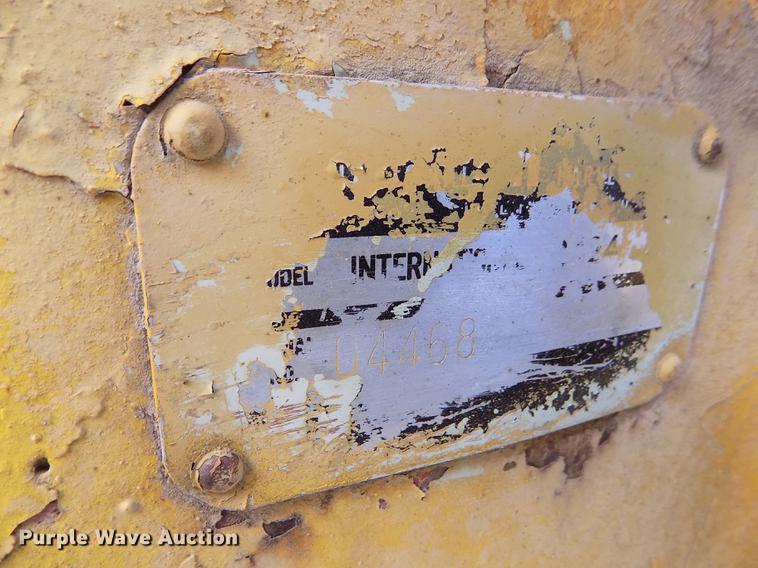 image for item DB9119 International 2424 tractor