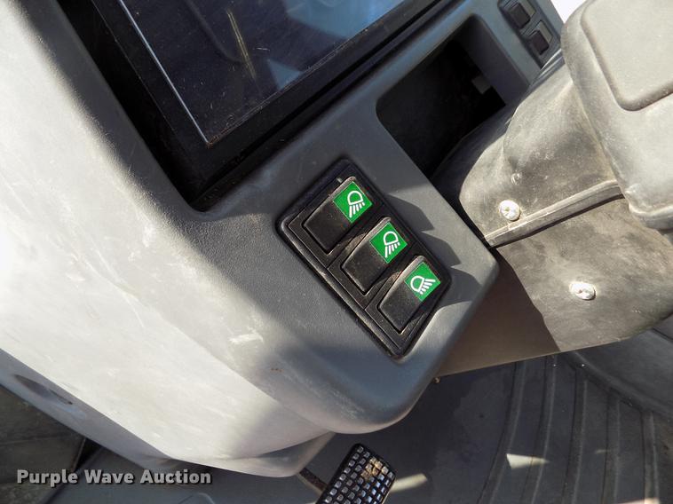 image for item DB9122 2002 New Holland TS100 MFWD tractor