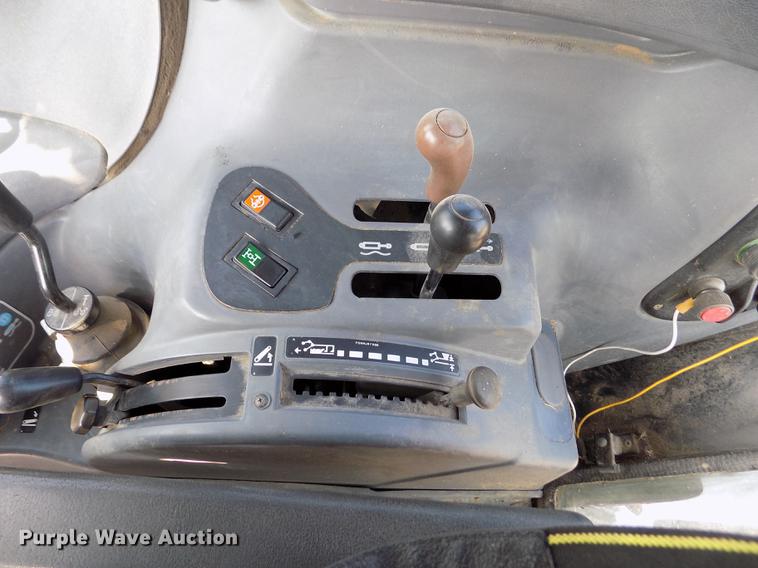 image for item DB9122 2002 New Holland TS100 MFWD tractor