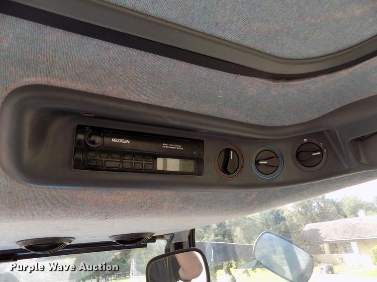 image for item DB9122 2002 New Holland TS100 MFWD tractor