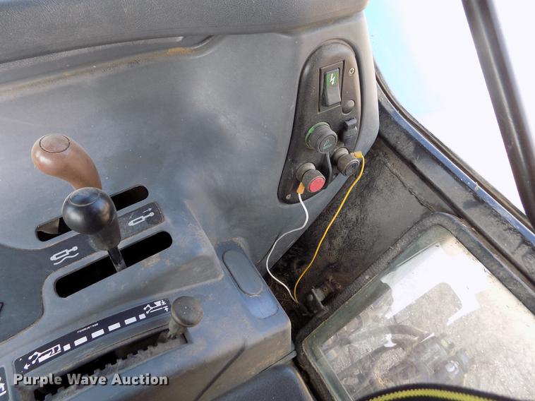 image for item DB9122 2002 New Holland TS100 MFWD tractor