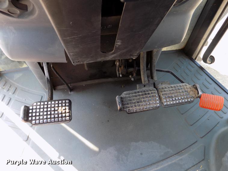 image for item DB9122 2002 New Holland TS100 MFWD tractor