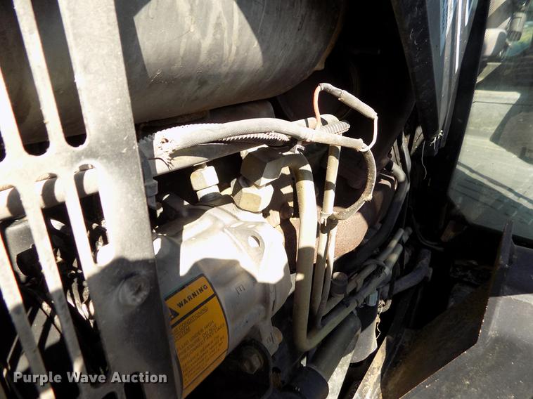 image for item DB9122 2002 New Holland TS100 MFWD tractor