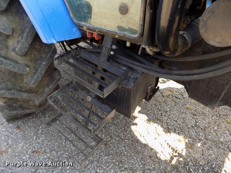 image for item DB9122 2002 New Holland TS100 MFWD tractor