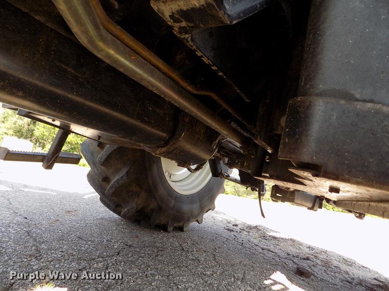 image for item DB9122 2002 New Holland TS100 MFWD tractor