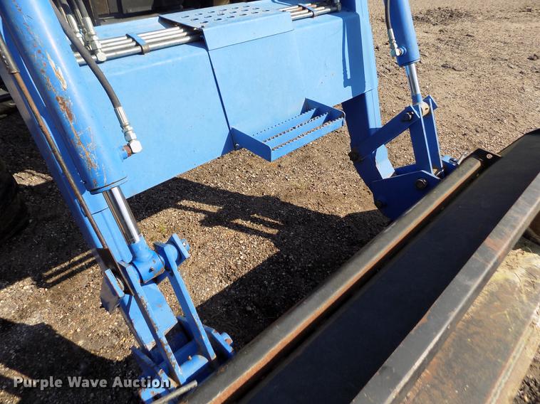 image for item DB9122 2002 New Holland TS100 MFWD tractor