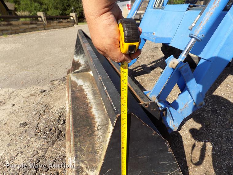 image for item DB9122 2002 New Holland TS100 MFWD tractor