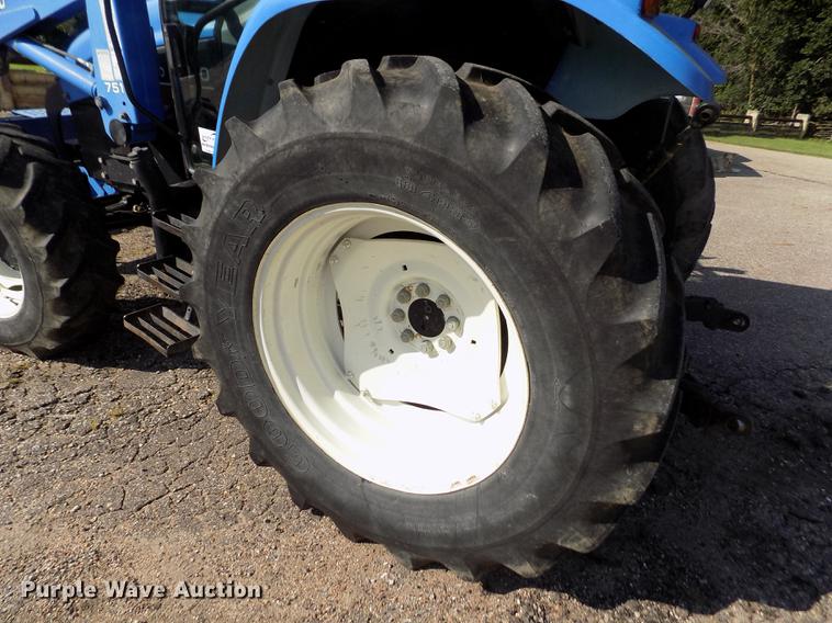 image for item DB9122 2002 New Holland TS100 MFWD tractor