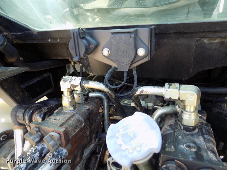 image for item DB9122 2002 New Holland TS100 MFWD tractor