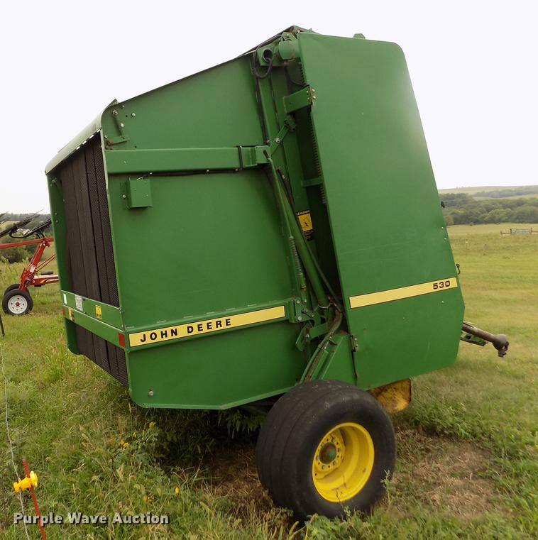 image for item DB9133 John Deere 530 round baler