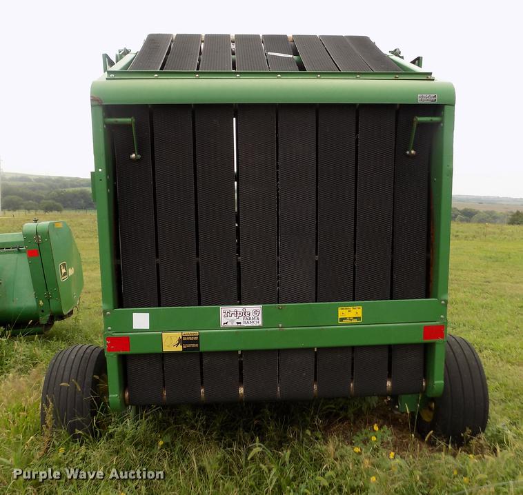 image for item DB9133 John Deere 530 round baler