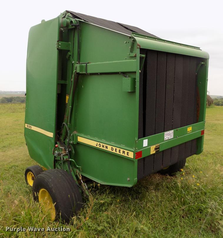 image for item DB9133 John Deere 530 round baler