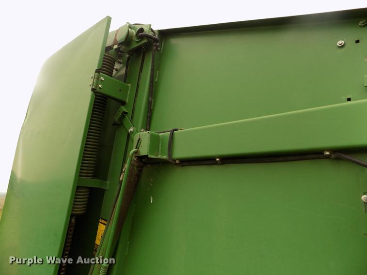 image for item DB9133 John Deere 530 round baler
