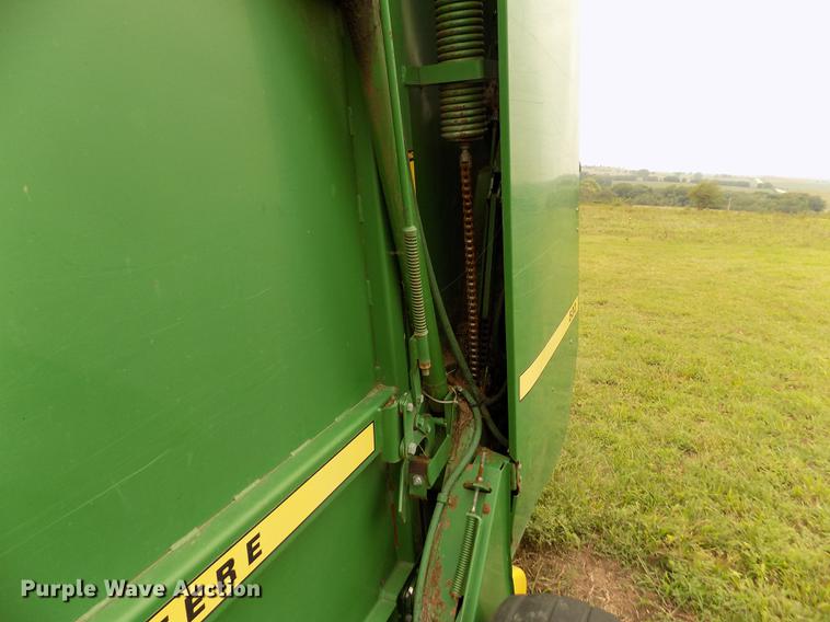image for item DB9133 John Deere 530 round baler