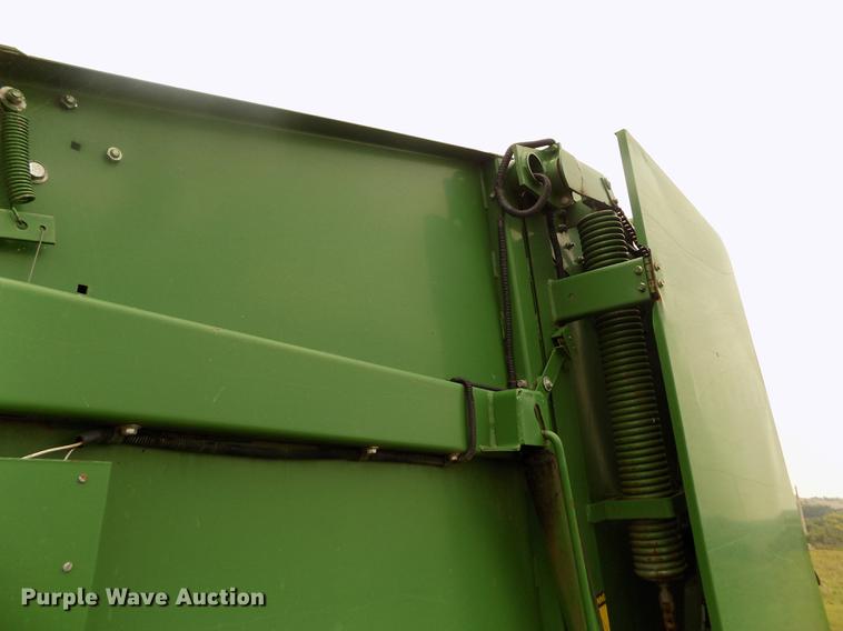 image for item DB9133 John Deere 530 round baler
