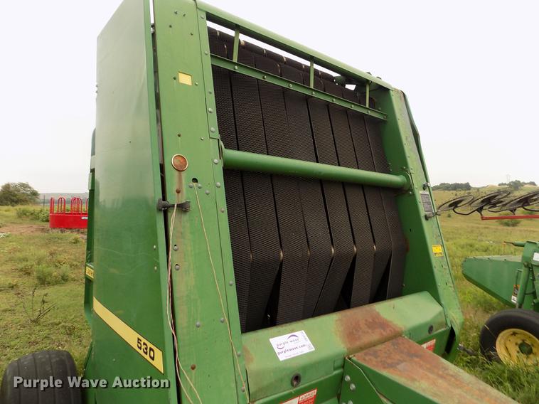 image for item DB9133 John Deere 530 round baler