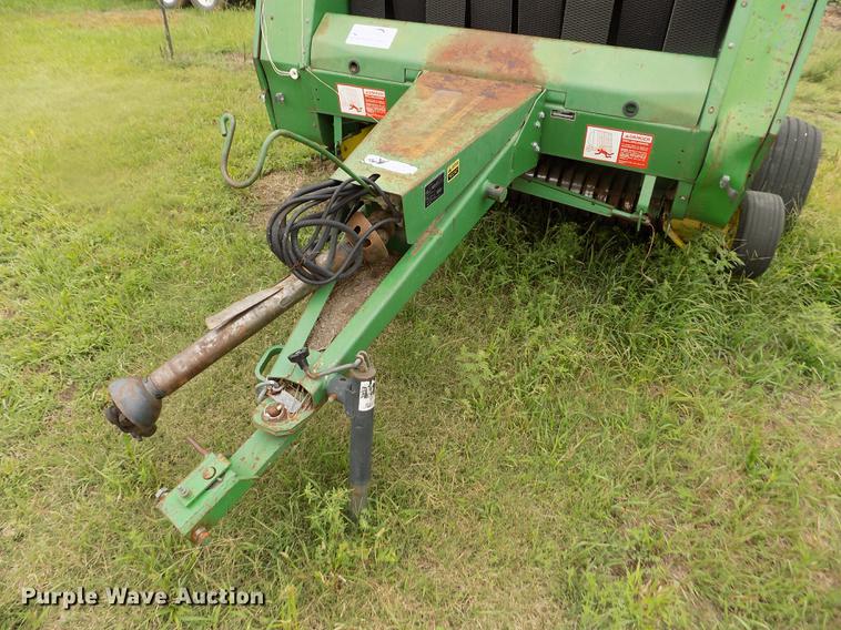 image for item DB9133 John Deere 530 round baler