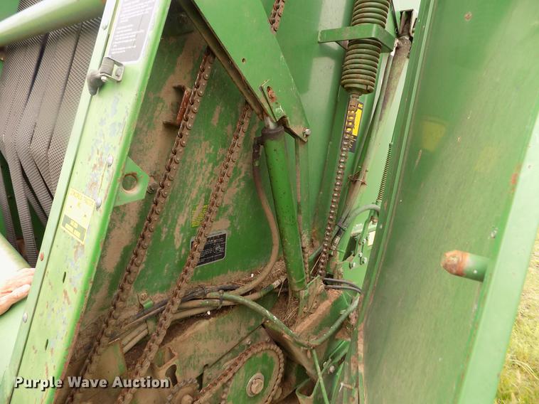 image for item DB9133 John Deere 530 round baler
