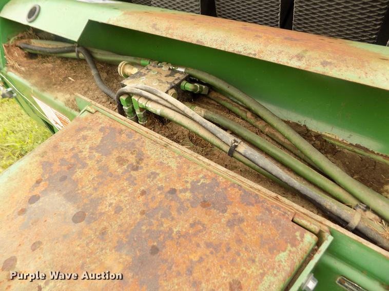 image for item DB9133 John Deere 530 round baler