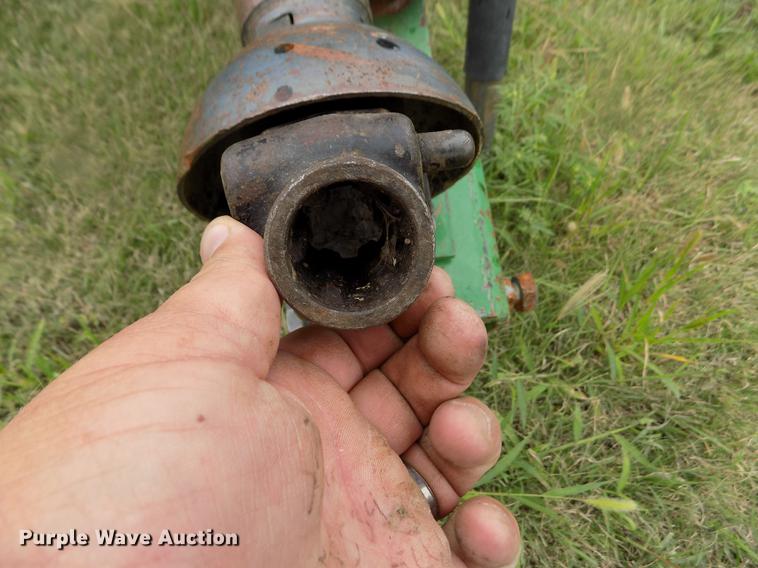 image for item DB9133 John Deere 530 round baler