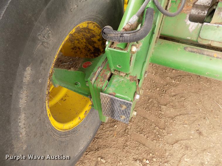 image for item DB9135 2008 John Deere 568 Mega Wide Plus round baler