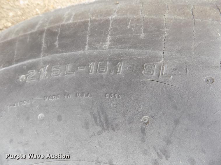 image for item DB9135 2008 John Deere 568 Mega Wide Plus round baler