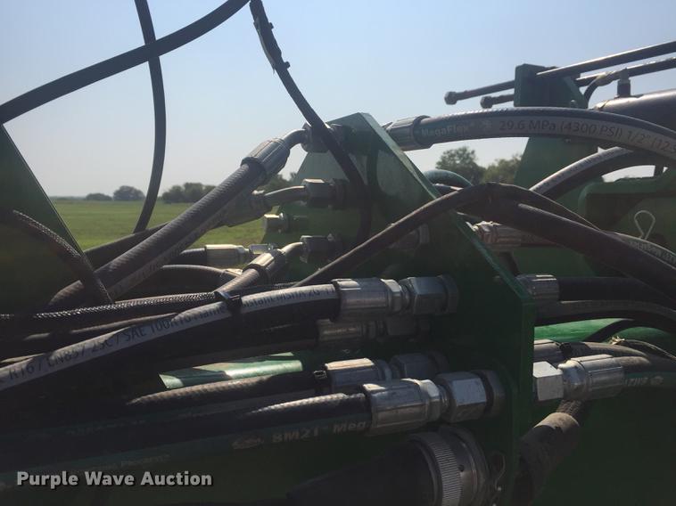 image for item DC0063 2013 John Deere DB90 no-till planter