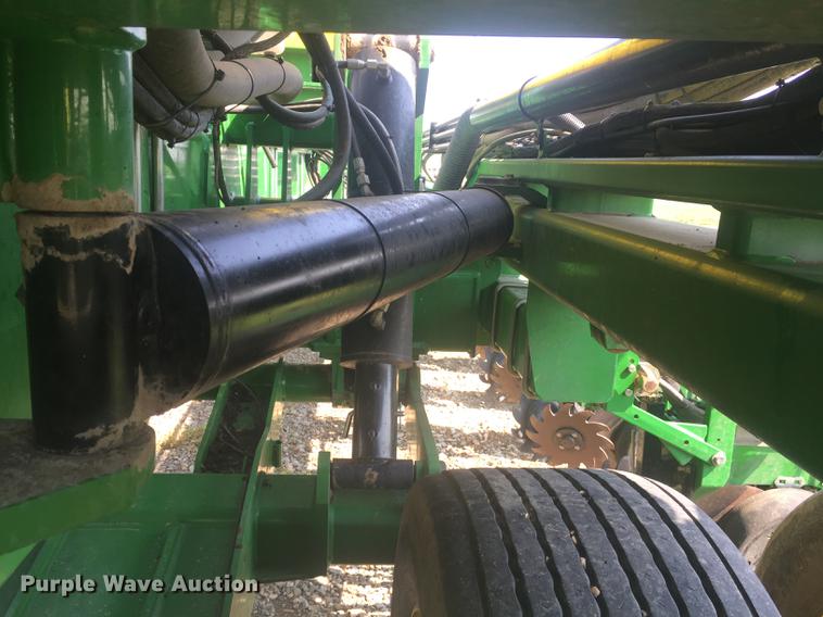 image for item DC0063 2013 John Deere DB90 no-till planter