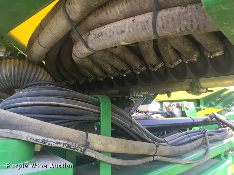 image for item DC0063 2013 John Deere DB90 no-till planter
