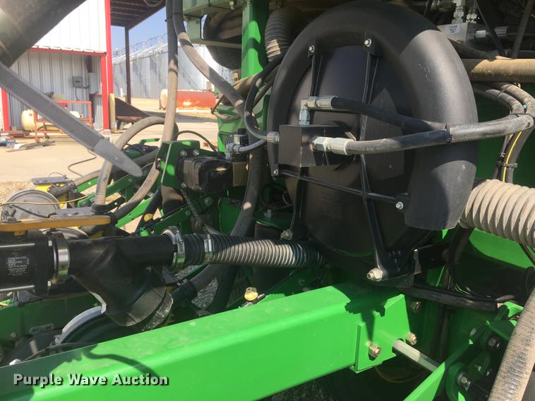 image for item DC0063 2013 John Deere DB90 no-till planter