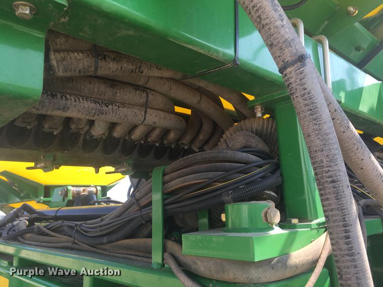 image for item DC0063 2013 John Deere DB90 no-till planter