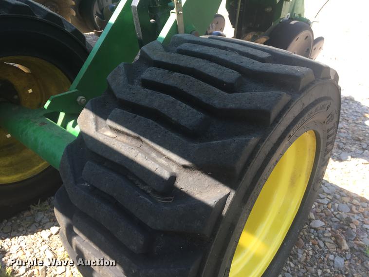 image for item DC0063 2013 John Deere DB90 no-till planter