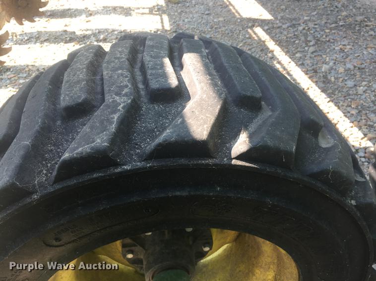 image for item DC0063 2013 John Deere DB90 no-till planter