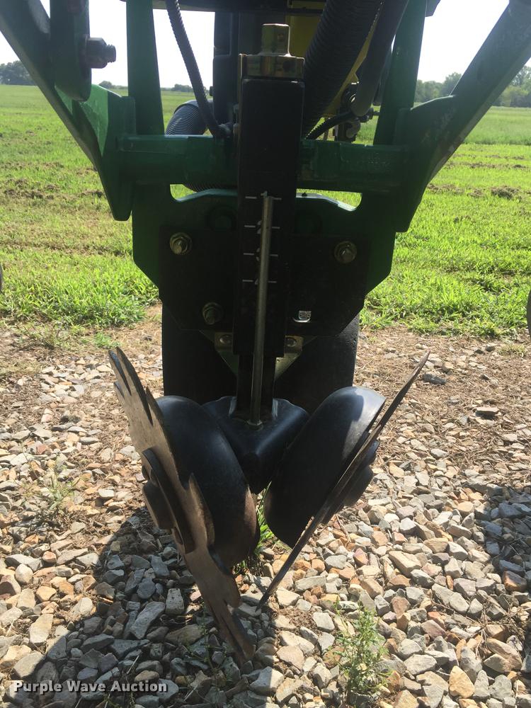 image for item DC0063 2013 John Deere DB90 no-till planter