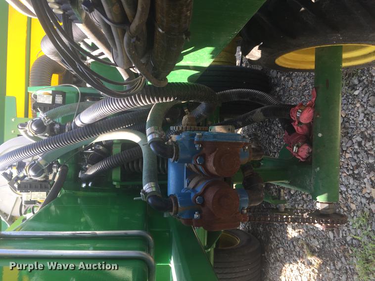 image for item DC0063 2013 John Deere DB90 no-till planter