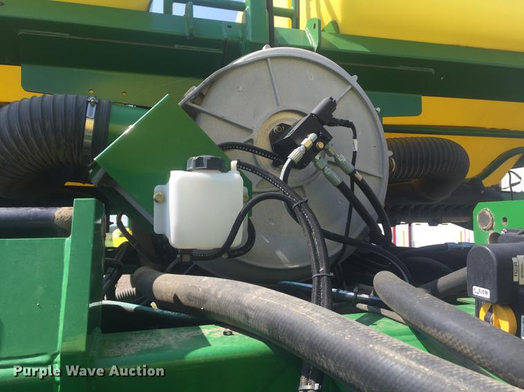 image for item DC0063 2013 John Deere DB90 no-till planter