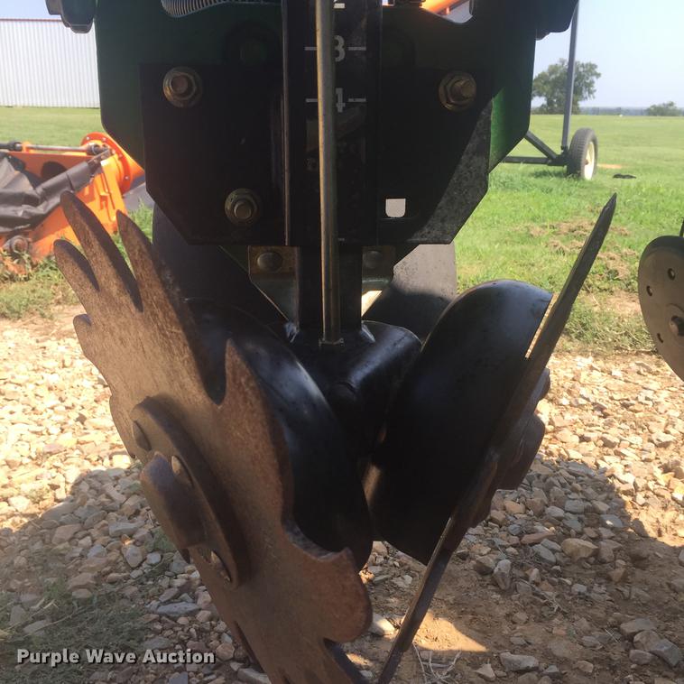 image for item DC0064 2013 John Deere DB90 no-till planter