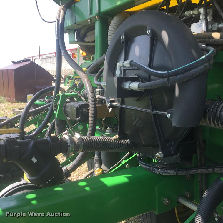 image for item DC0064 2013 John Deere DB90 no-till planter