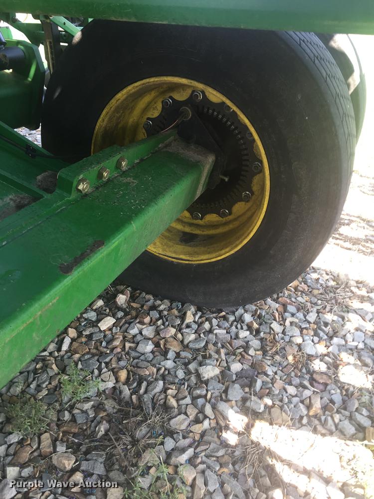 image for item DC0064 2013 John Deere DB90 no-till planter