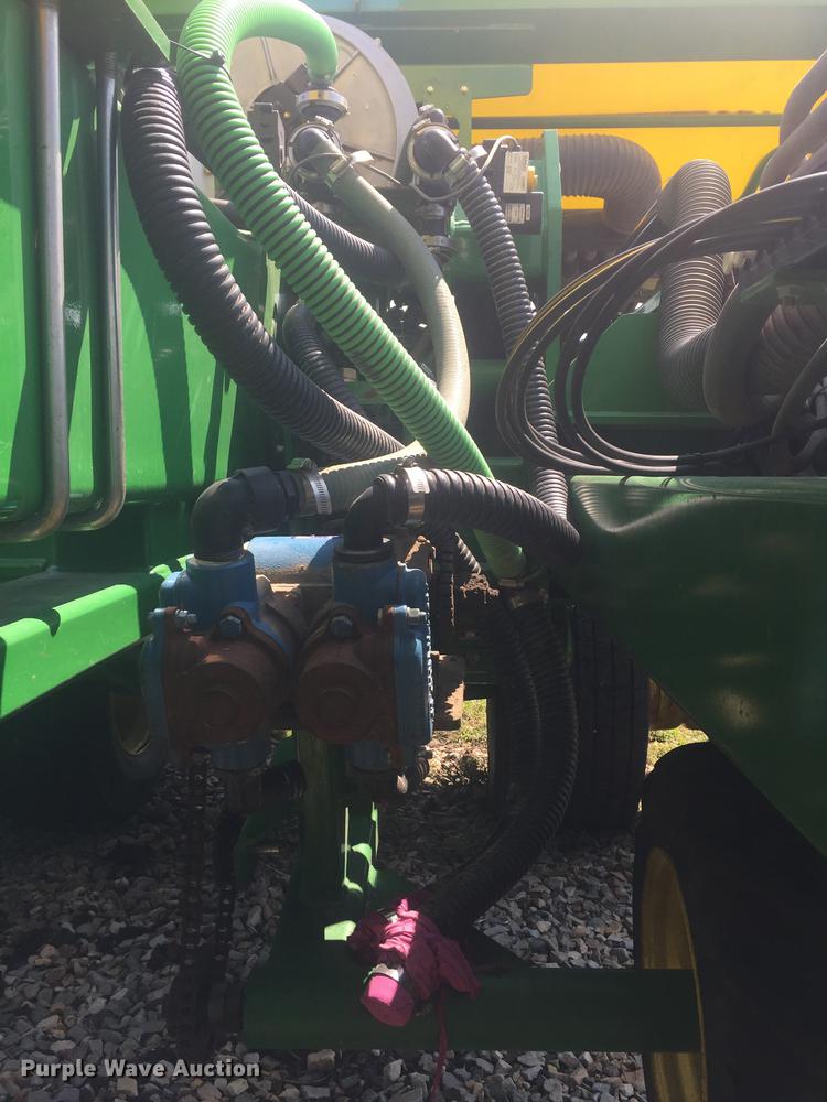 image for item DC0064 2013 John Deere DB90 no-till planter