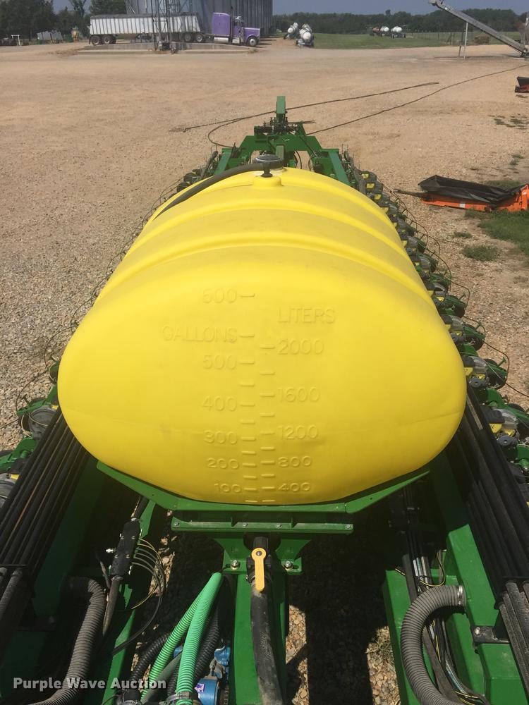 image for item DC0064 2013 John Deere DB90 no-till planter