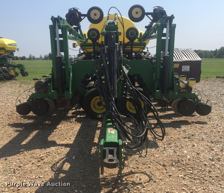 image for item DC0065 2011 John Deere DB44 no-till planter